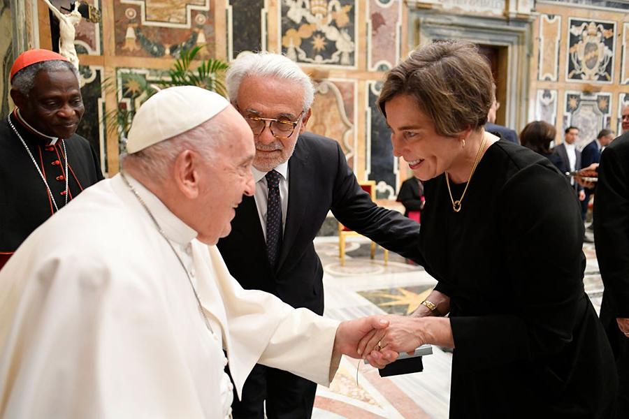 Chancellor and Governor Healey greet Pope Francis